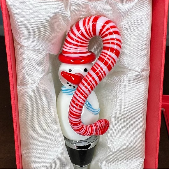 LSArts Jolly Winter Snowman Candy Cane Glass Art Wine Bottle Stopper Red/White - Picture 3 of 6